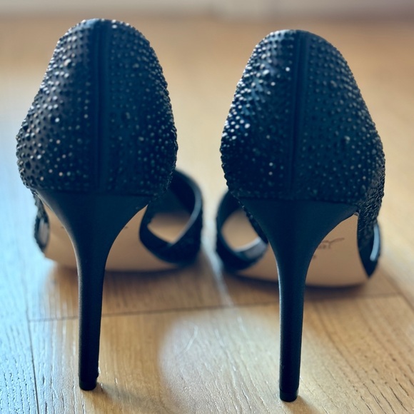 Badgley Mischka Jewel - Justise Black Embellished Pump - Size 9 - Picture 6 of 9